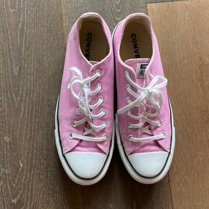 Pink platform converse